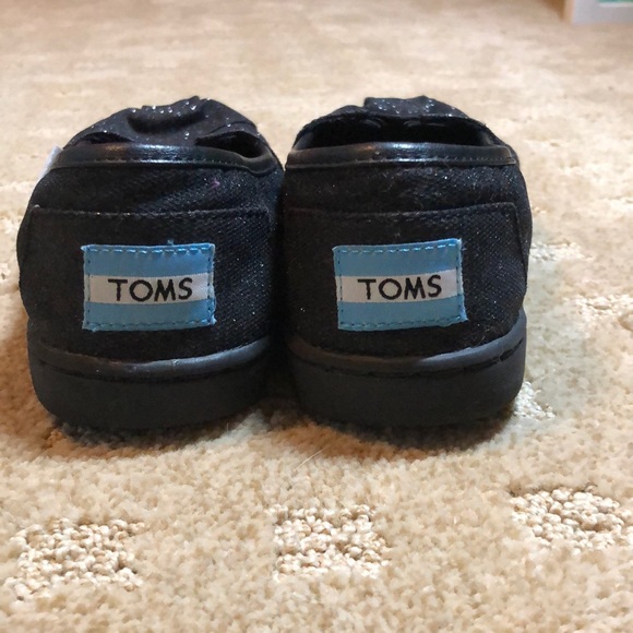 Toms - Picture 3 of 4